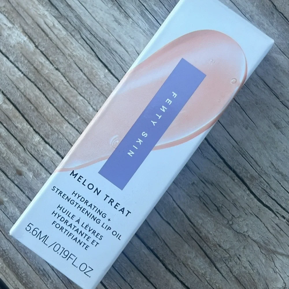💕🌙Rare! Fenty Beauty Melon Treat Hydrating Lip Oil
